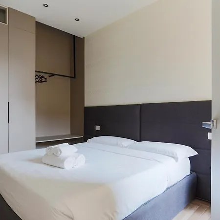 Yls Luxury 2 Milaan
